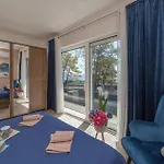 Nyaraló Karlo Vir
