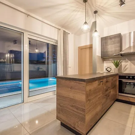 Holiday home Karlo