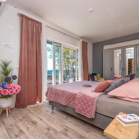 Holiday home Karlo