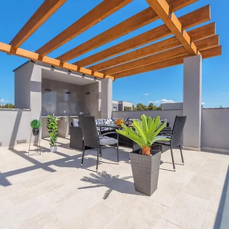 Karlo בית נופש ויר